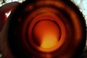 Image: Fetal Alcohol Spectrum Disorder, caused by excessive drinking whilst a child is in utero, has had a devastating impact on many communities in Australia. (FLICKR: NICO NELSON)