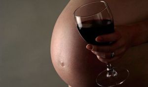 1 in 10 women drinks